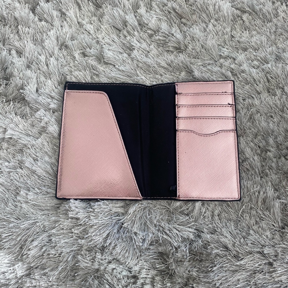 Victoria’s Secret Passport case - Picture 2 of 3